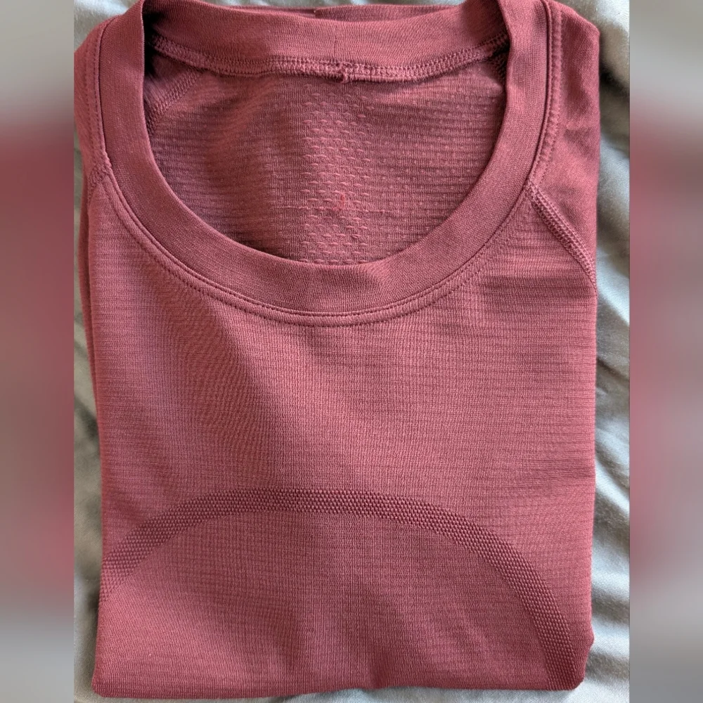 Lululemon Swiftly Tech Long Sleeve Shirt 2.0 *Race Length - Red Merlot, Size 2 - Picture 6 of 7